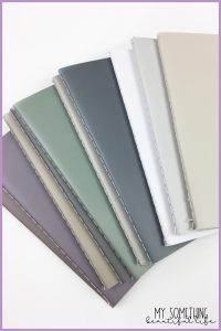 If you are looking for a simple weekly planner that will help you organize your time, the 2021 Tidbits Planner is perfect for you. This 2021 planner has a minimalist and neutral layout, perfect for those who want to manage their time and get organized without all the extras. #minimalistplanner #simpleplanner #plannerreview #tidbitsplanner #timemanagement #getorganized